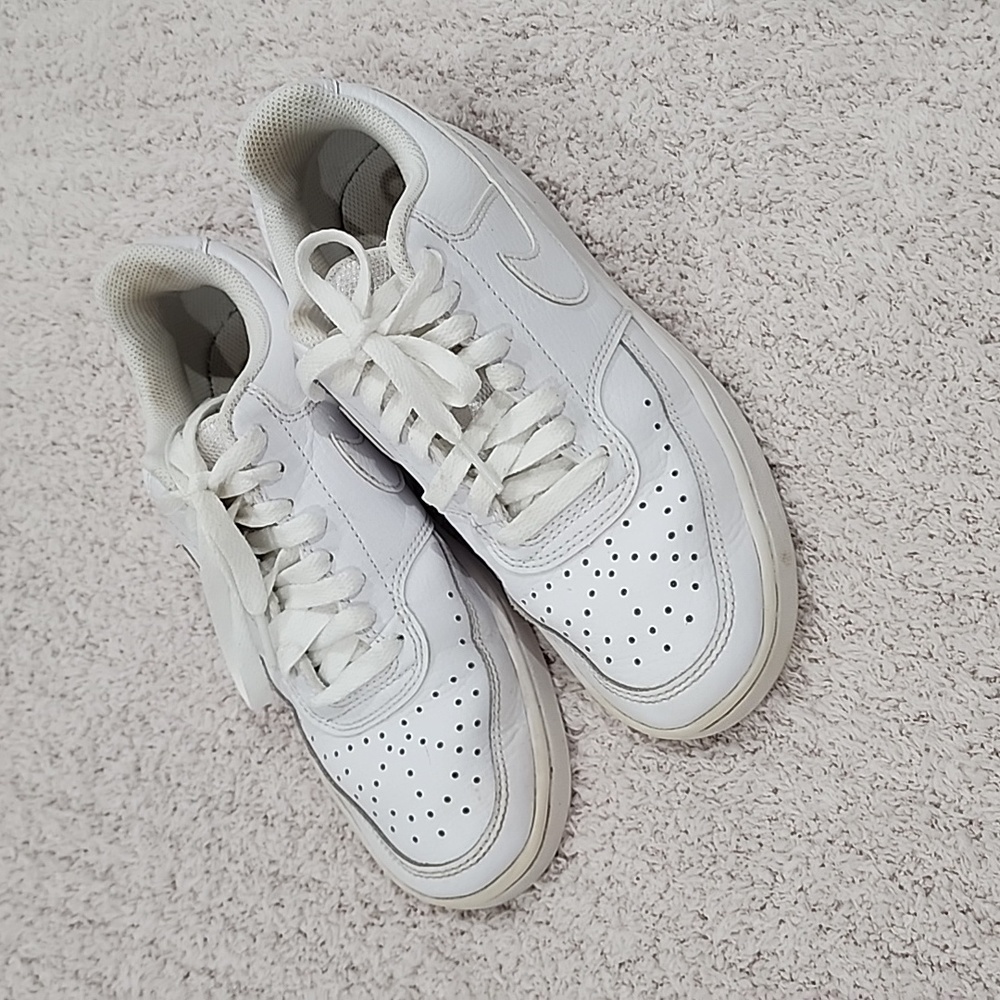 NIKE AIRFORCE SIZE 7
